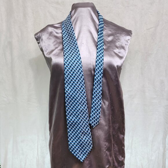 Vintage Neck Tie in Geometric Pattern - Picture 2 of 9